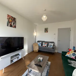 New Peaceful Luxury With Free Parkingwifi Sheffield