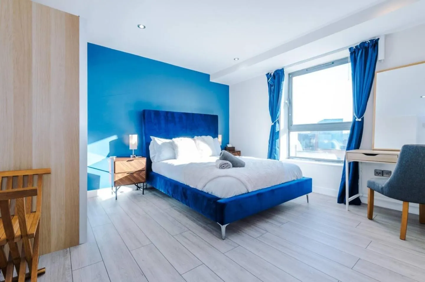 High-Spec Penthouse Central Free Parking Space Sheffield United Kingdom