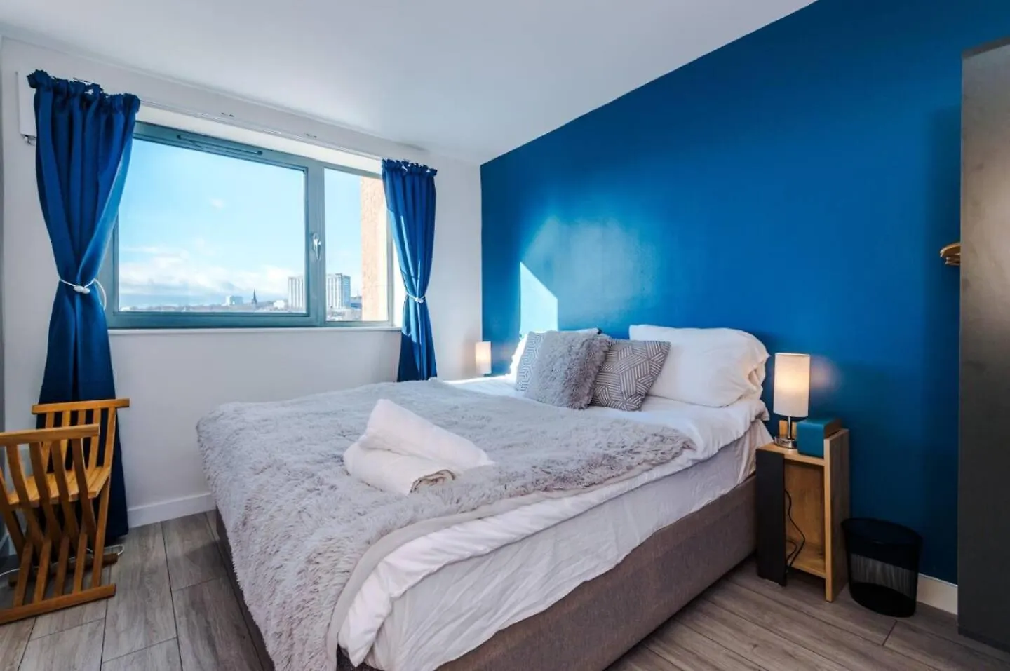 High-Spec Penthouse Central Free Parking Space Sheffield Apartment